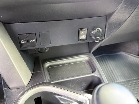 Used 2016 Toyota RAV4 LE AWD/4WD image 23