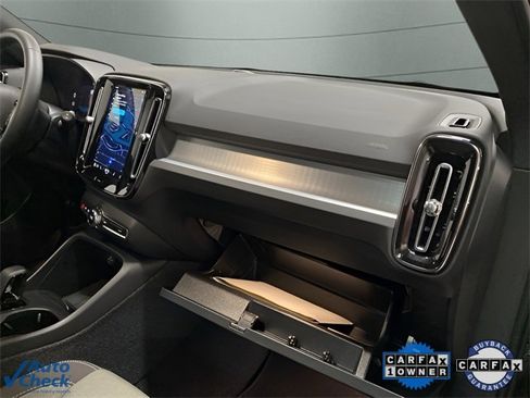 Used 2025 Volvo XC40 B5 Core image 77