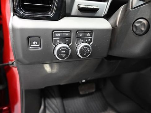 Used 2024 GMC Sierra 1500 AT4 w/ Technology Package image 29