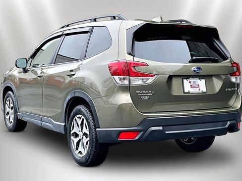 Certified 2023 Subaru Forester Premium image 4