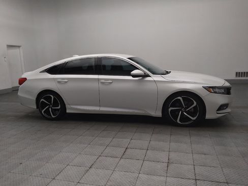 Used 2019 Honda Accord Sport image 11