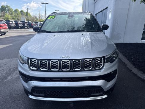 Used 2025 Jeep Compass Limited w/ Elite Group AWD/4WD image 9