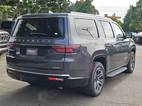 Certified 2024 Jeep Wagoneer Series II w/ Flexible Seating Group AWD/4WD image 7