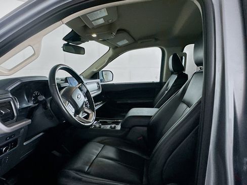 Used 2024 Ford Expedition Max XLT image 13