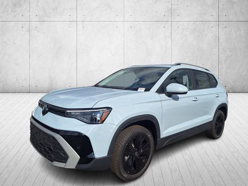 New 2026 Volkswagen Taos SE image 1