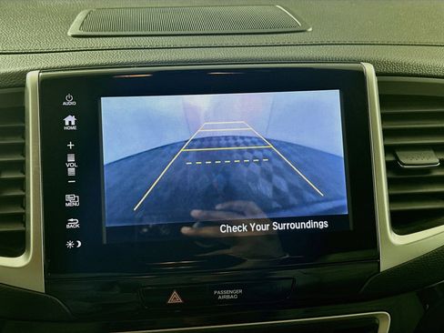Used 2017 Honda Pilot Touring image 22
