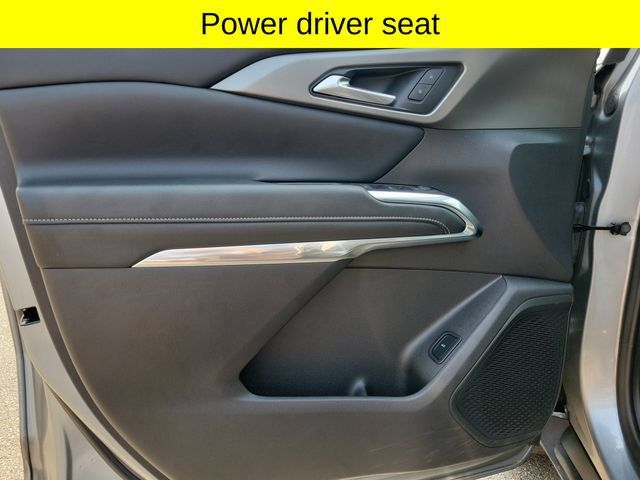 Used 2025 Chevrolet Traverse LT w/ Driver Confidence Package FWD image 21