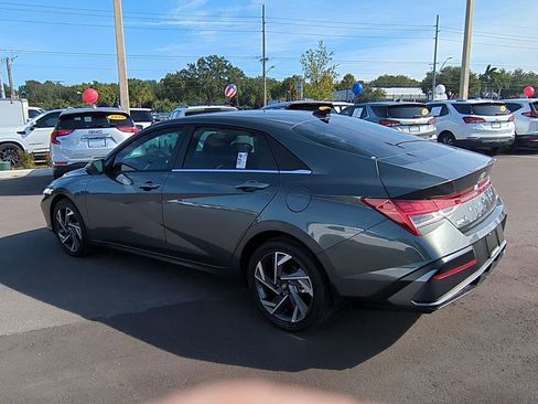 New 2026 Hyundai Elantra Limited FWD image 7