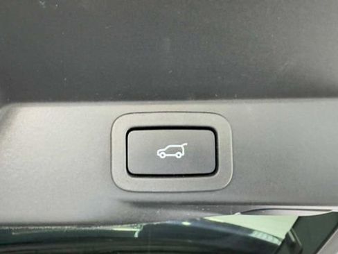 Used 2016 Land Rover Range Rover Sport HSE image 38