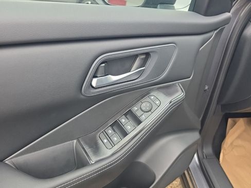 New 2025 Nissan Rogue SV image 16