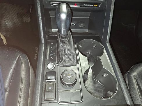 Used 2019 Volkswagen Atlas SE w/ Towing Package image 21