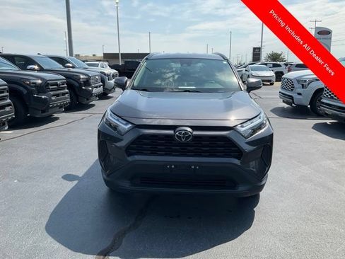 Used 2025 Toyota RAV4 XLE FWD image 37