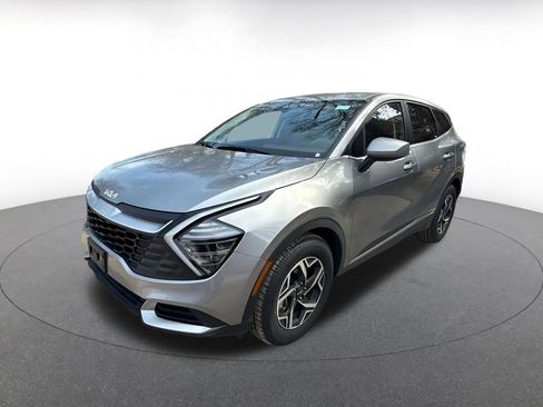 Used 2025 Kia Sportage LX image 11