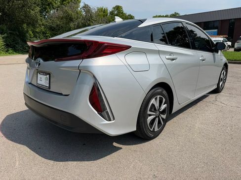 Used 2017 Toyota Prius Prime Premium FWD image 5