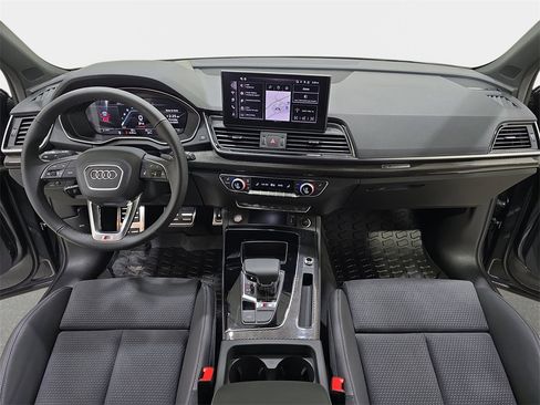 New 2025 Audi SQ5 Prestige image 9