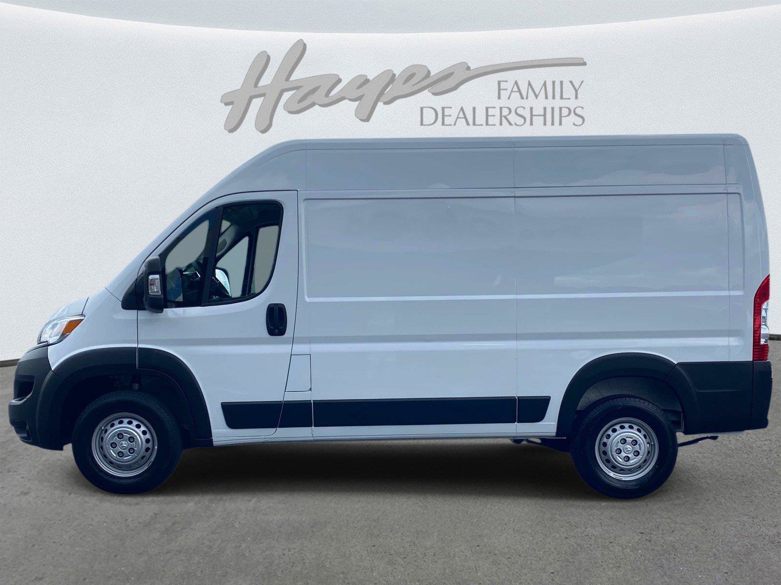 Used 2025 RAM ProMaster 2500 w/ Convenience Group FWD image 9