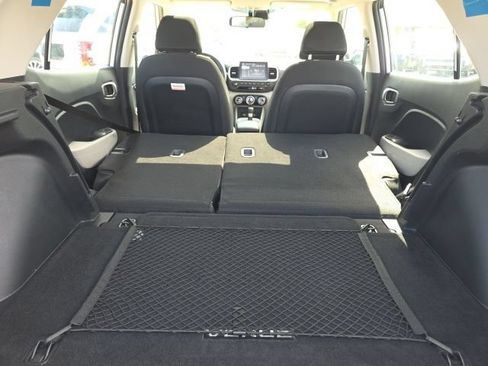 Certified 2024 Hyundai Venue SEL FWD image 23