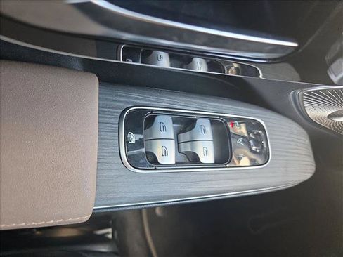 Used 2023 Mercedes-Benz EQS 450+ SUV image 10