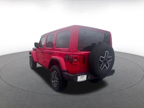 Used 2025 Jeep Wrangler Unlimited Sahara AWD/4WD image 10
