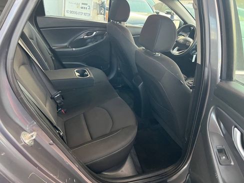 Used 2018 Hyundai Elantra GT FWD image 10