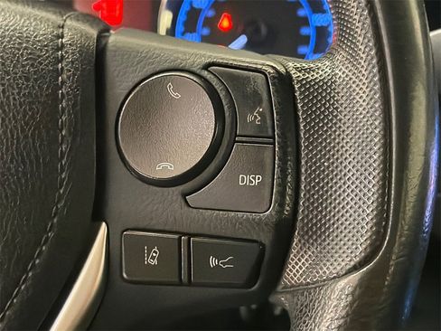 Used 2018 Toyota Corolla LE image 27