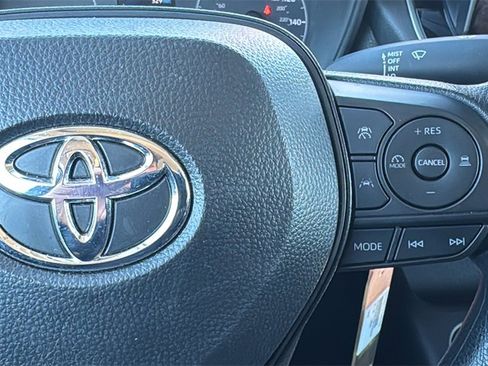Certified 2025 Toyota Corolla LE image 28