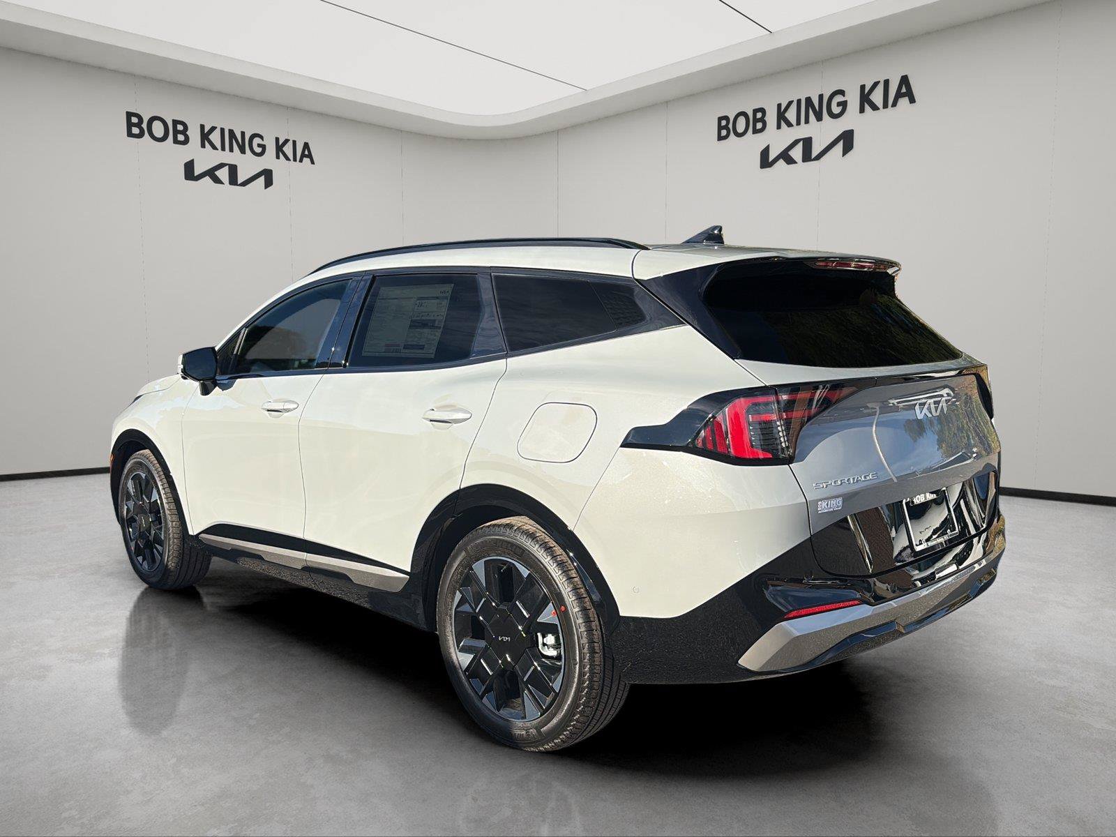 New 2027 Kia Sportage SX FWD image 3