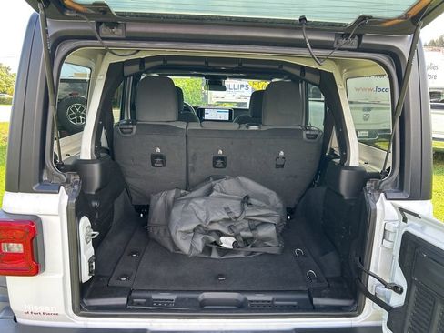Used 2024 Jeep Wrangler Unlimited Rubicon AWD/4WD image 41