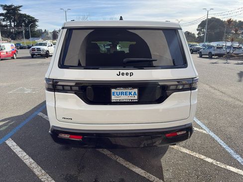 New 2026 Jeep Grand Wagoneer L Limited image 25