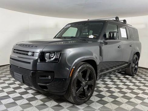 Used 2024 Land Rover Defender 130 X-Dynamic SE AWD/4WD image 2