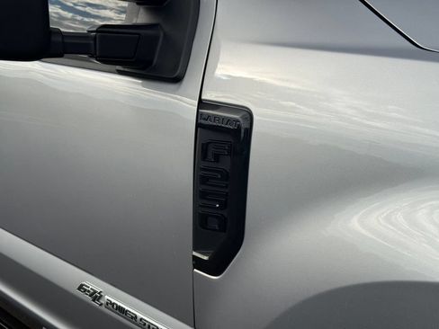 Used 2022 Ford F250 Lariat w/ Black Appearance Package AWD/4WD image 16