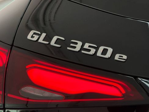 Used 2025 Mercedes-Benz GLC 350e 4MATIC image 26