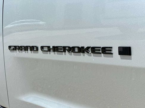 New 2026 Jeep Grand Cherokee Altitude RWD image 15