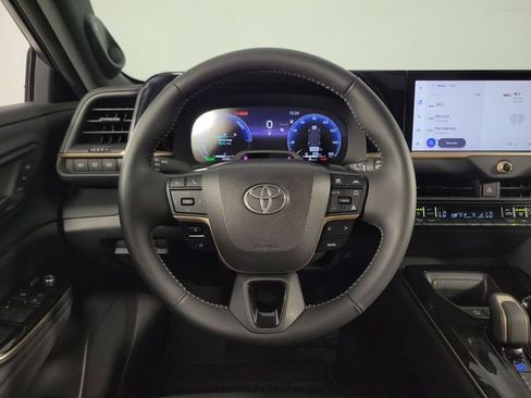 Used 2025 Toyota Crown Signia w/ Advanced Technology Package AWD/4WD image 23