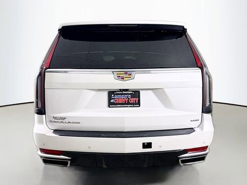 Used 2022 Cadillac Escalade ESV Premium Luxury image 9