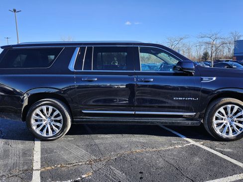 Used 2023 GMC Yukon XL Denali image 20