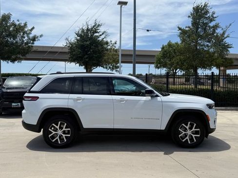 Used 2024 Jeep Grand Cherokee Limited RWD image 4