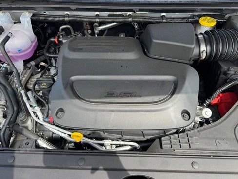 New 2026 Chrysler Pacifica Select AWD/4WD image 24