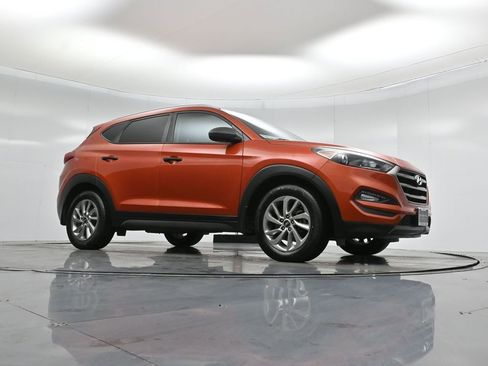 Used 2016 Hyundai Tucson SE w/ Option Group 02 image 3