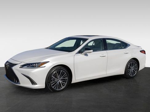 Used 2025 Lexus ES 300h w/ Premium Package image 4