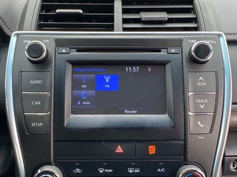 Used 2016 Toyota Camry LE FWD image 25