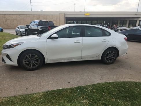 Used 2023 Kia Forte LXS FWD image 6