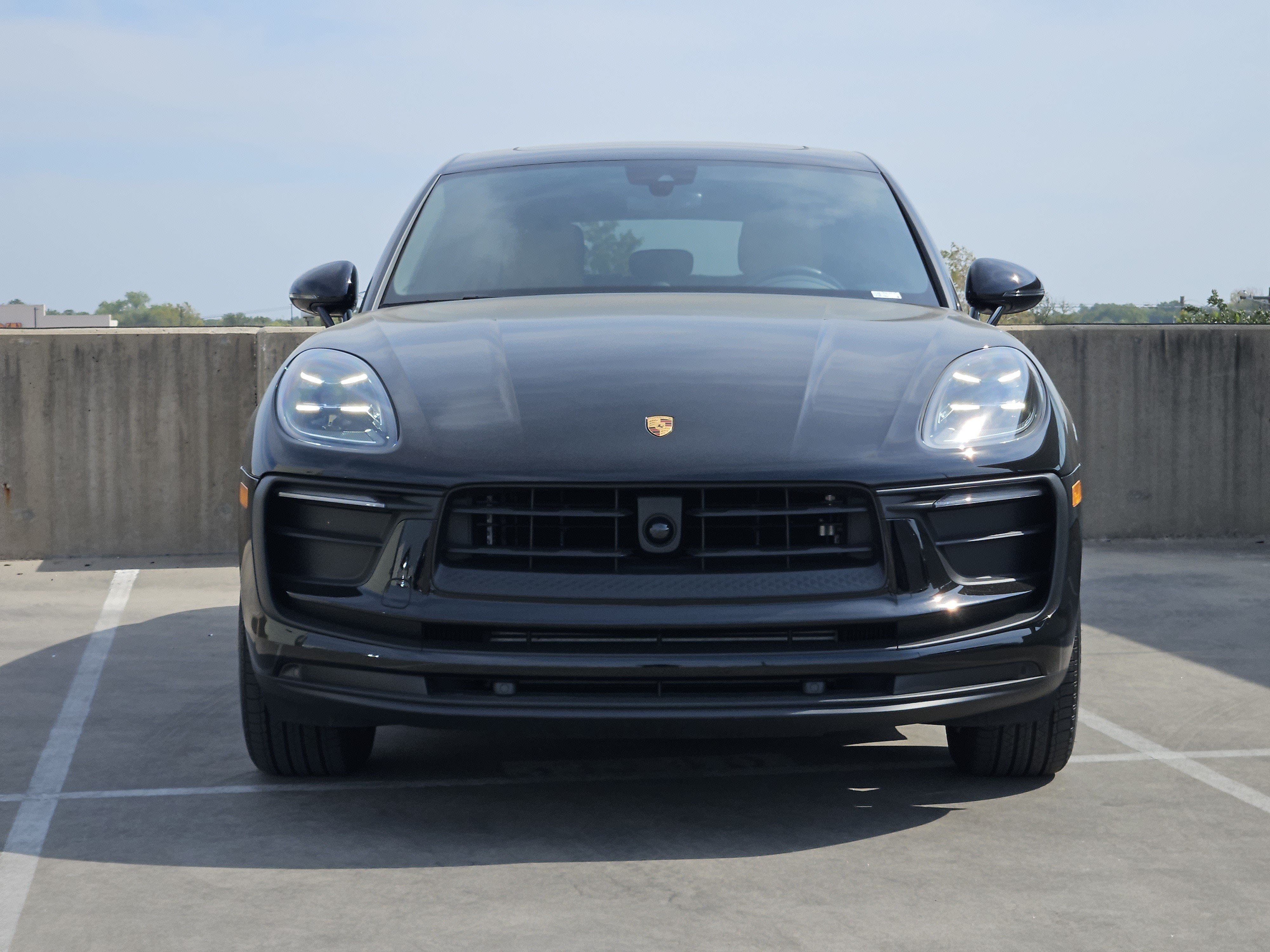 Certified 2026 Porsche Macan AWD/4WD image 11