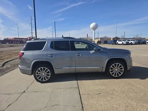 Used 2023 GMC Acadia Denali w/ Denali Technology Package image 6