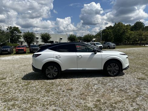 Used 2025 Nissan Murano SL AWD/4WD image 4