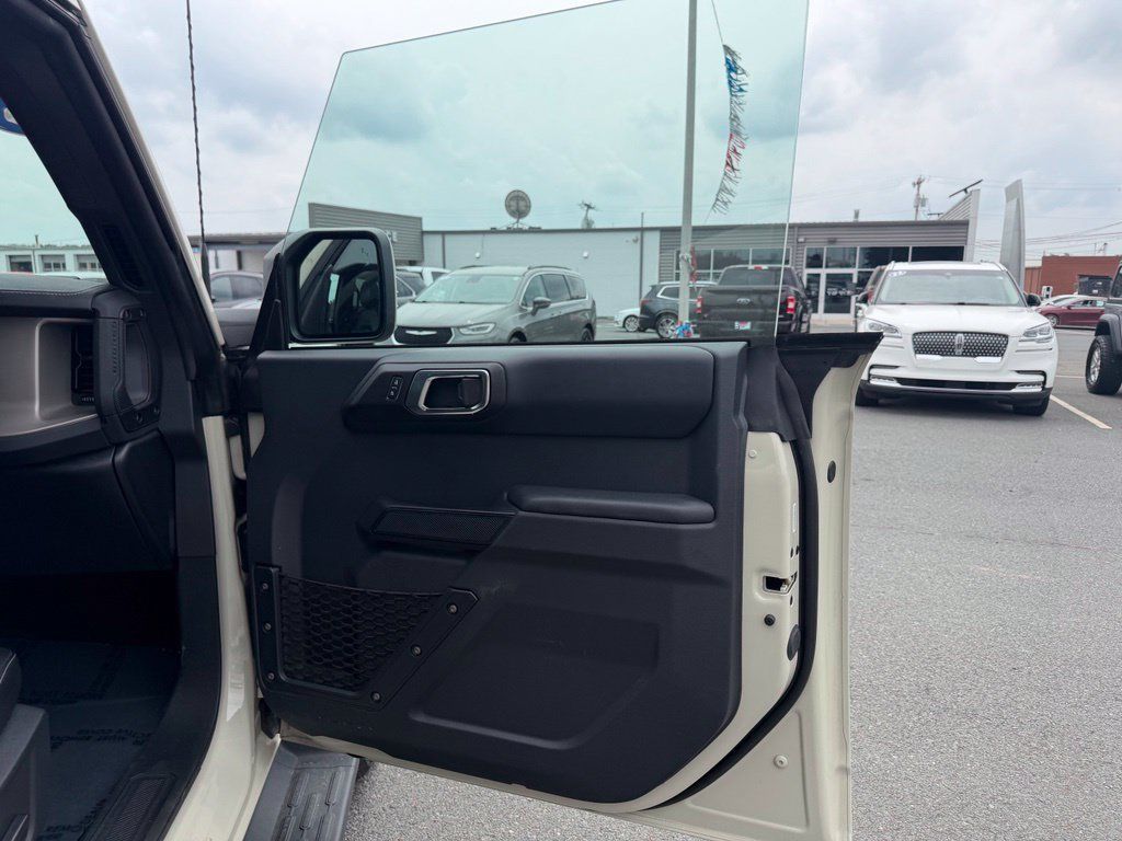 Used 2025 Ford Bronco Outer Banks AWD/4WD image 31