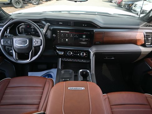 Used 2026 GMC Sierra 3500 Denali Ultimate image 3