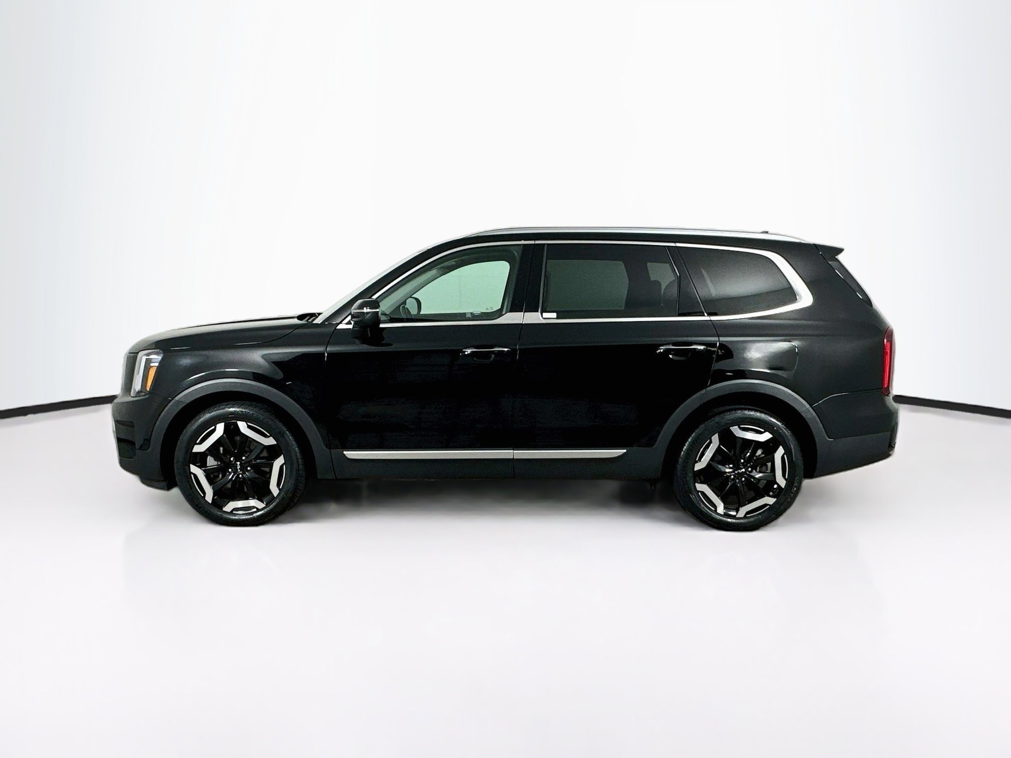 Used 2025 Kia Telluride S AWD/4WD image 4