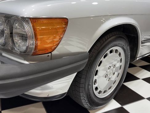 Used 1988 Mercedes-Benz 560 SL image 21