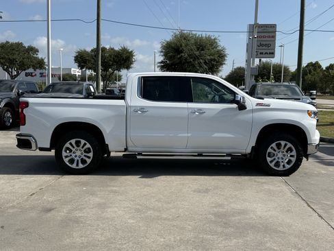 Used 2022 Chevrolet Silverado 1500 LTZ AWD/4WD image 3